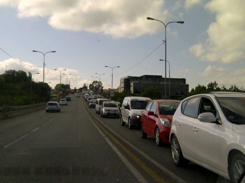 時間帯と場所によっては、渋滞が本当に酷くなります。