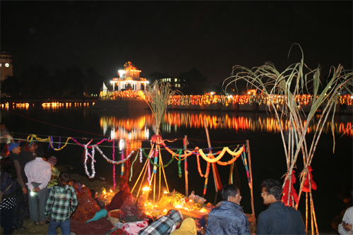 メインデイとなるチャートパルヴァの祝日、ここラニポカリには大統領が表敬訪問しました。