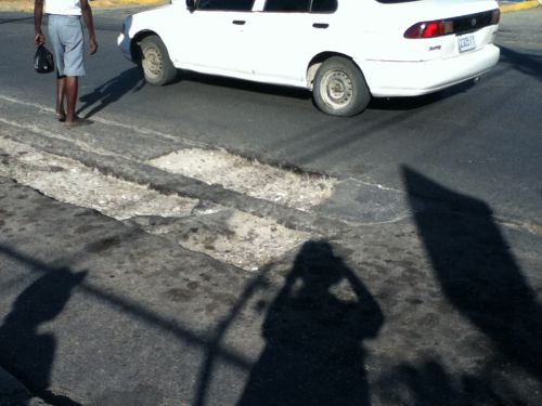 道に穴!落とし穴?？