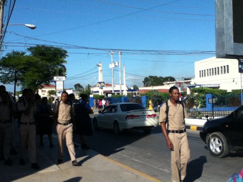 歩行者と距離が近いのが危険