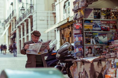 ポルトガルの朝は、新聞から始まる。