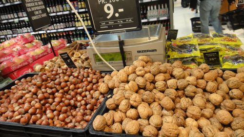 くるみなど殻付きナッツの量り売り