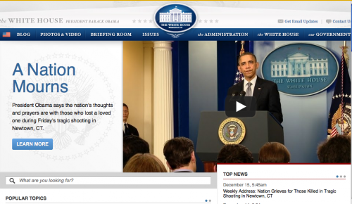忌まわしい事件のあと、声明を発表したオバマ大統領。スピーチの途中で涙を何度も拭っていました。（ホワイトハウスのウェブサイトhttp://www.whitehouse.gov/より）