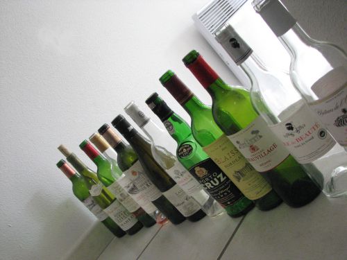 クリスマス、新年の後はこんなにワインの空ボトルがたまることもしばしば