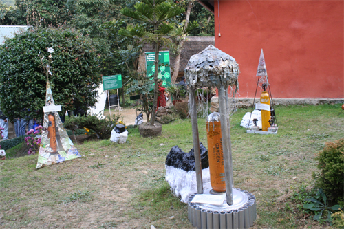 酸素ボンベがたくさんありました。