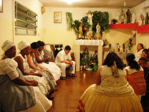 ウンバンダの礼拝堂での祈りの様子