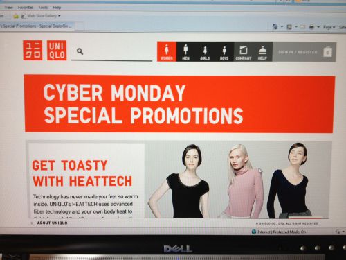 ユニクロのサイバーマンデーのウェブサイト