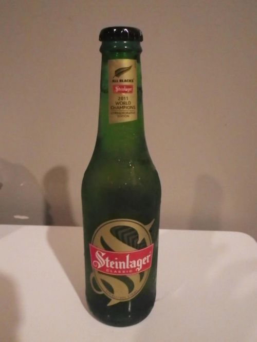 ラグビーのスポンサーなので、オールブラックスのロゴ入り