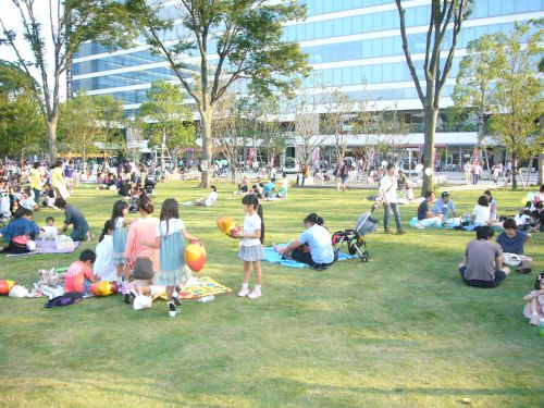 この日は公園でイベントがあり結構混んでました。