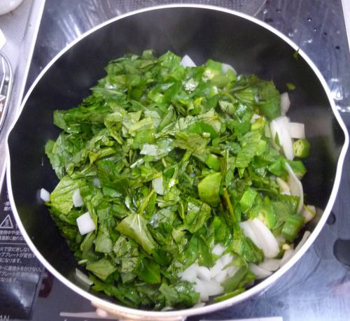 刻んで　いためて　トロトロに・・・