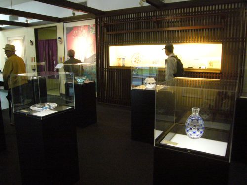 江戸切子の展示。