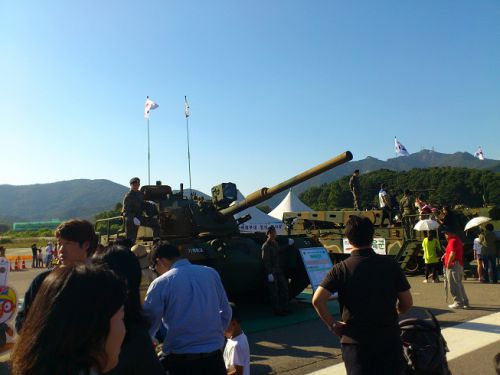 戦車や軍人さんと一緒に記念撮影のコーナー