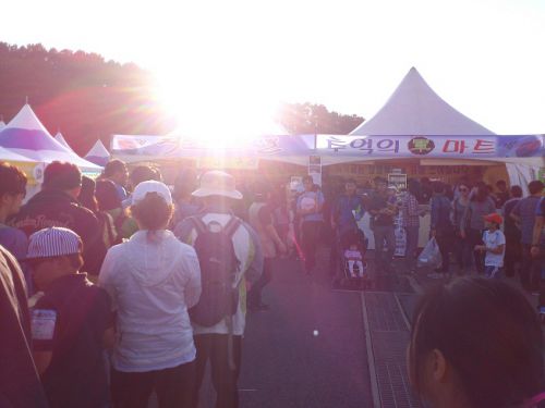 長蛇の列だった「思い出マート」