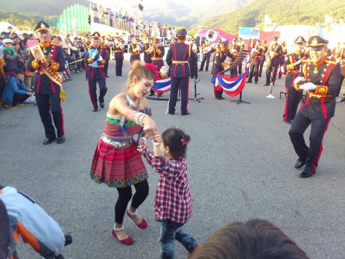 ロイヤル・タイ・アーミー・バンドの演奏