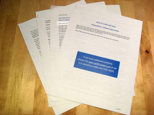 勤め先から届いたHealth Care Reform law（医療保険改革法。通称オバマケア）に関する書類。10/1はこの閉鎖の原因となったオバマケアの申し込み受付開始日でもありました