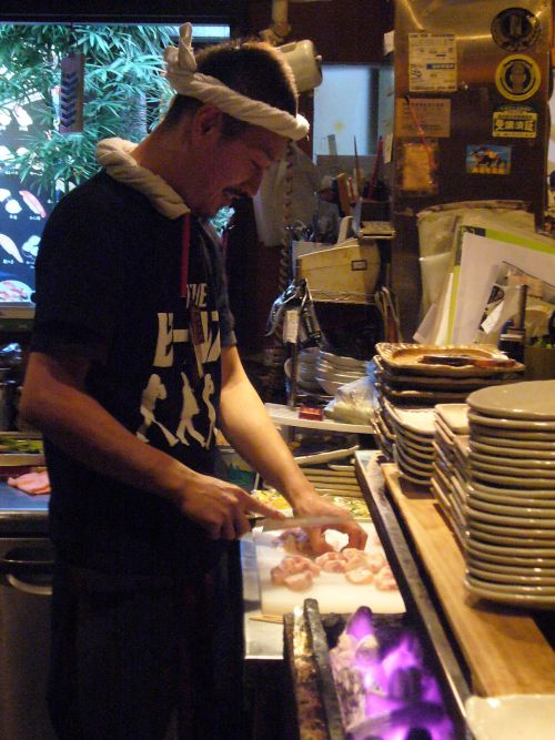 若くて、楽しい大将が迎えてくれます。