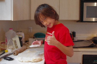 型抜き中！粘土遊びを思い出す楽しさ