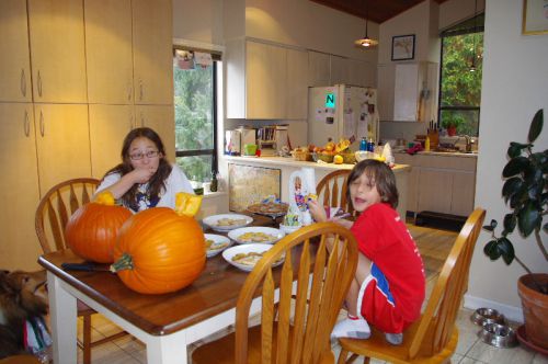 実は作りながら食べちゃってる子どもたち