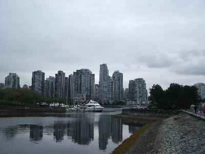 高層ビルの並ぶダウンタウンは、ガラスの海になると言われています