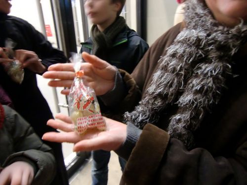 これは、ボッケリア市場にて0,75ユーロ/約85円で売られていました。