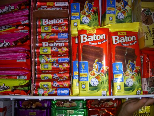 2014年サッカーＷ杯ブラジル大会のマスコットキャラクター、アルマジロのイラストがデザインされた、『ガロット（GAROTO）』のチョコレート