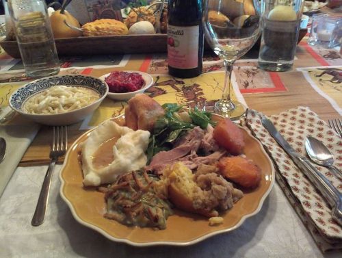 サンクスギビング・プレート！左上はマッシュポテトに付けるチキンヌードル