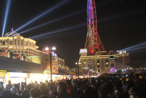 B區、屋台街より