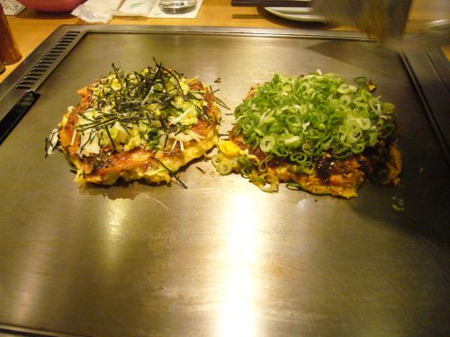 右側がすじ焼き。めちゃおいしいです。