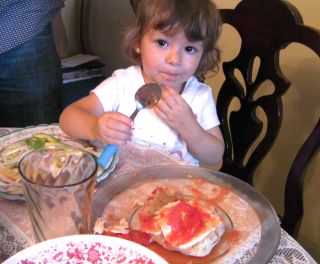 姫、お食事中。