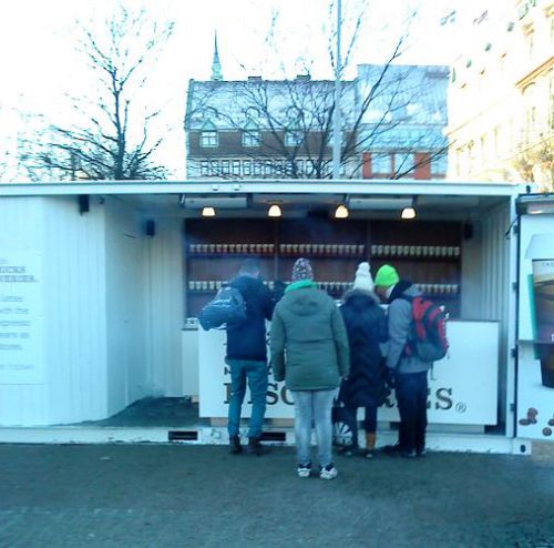 街中でスターバックスのドリンク試飲会が行われていたこともあります。