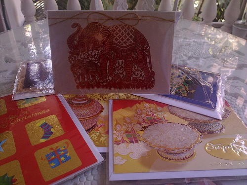 タイのカードならではの絵柄が描かれています