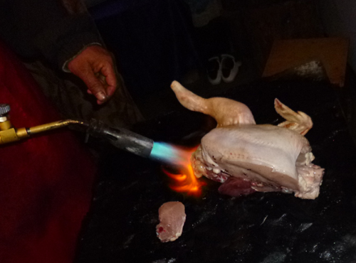 ゴーっという音とともに皮がじゅっと縮みます。