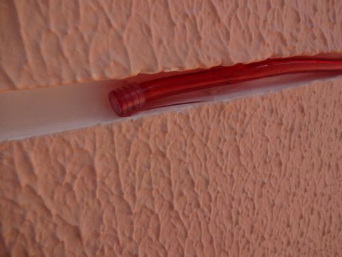 切り端にキャップをしたホース式ＬＥＤイルミネーション