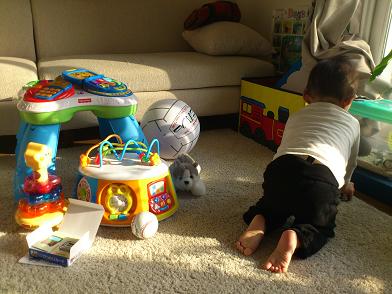 子ども同士がおもちゃを奪い合うことはよくあることです