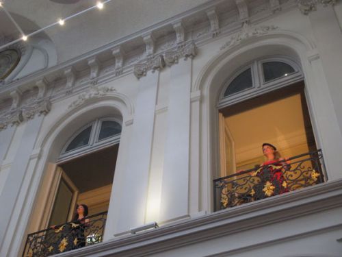 毎時ちょうどになるとバレエやオペラのプチ演奏