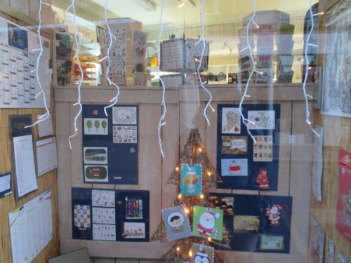 シーズンごとに店主がかえるディスプレイは見応えあり