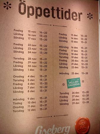 リーセベリ園内のパネル、今年はクリスマス後も26〜29日は営業と書かれています。