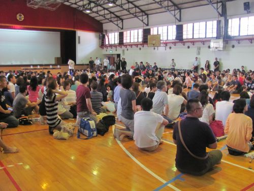 会場の体育館の様子