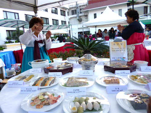 美しい色彩と盛り付け。