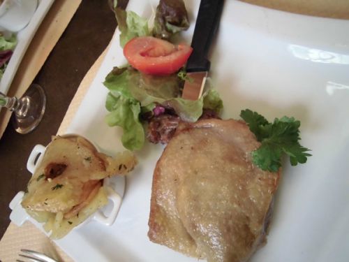 ペリゴールのレストランでダックは、なんとも美味！