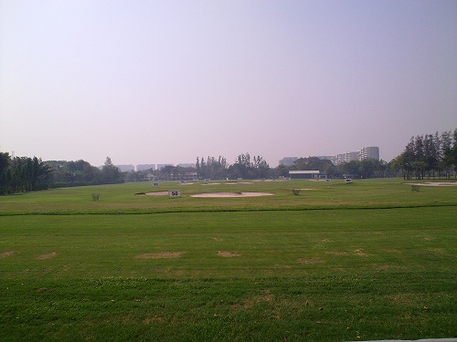 バンコク市内にある打ちっぱなし練習場