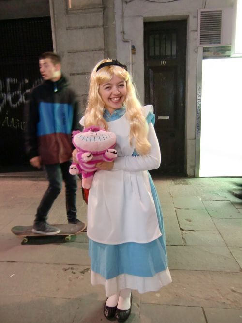 「不思議な国のアリス」だそうです。