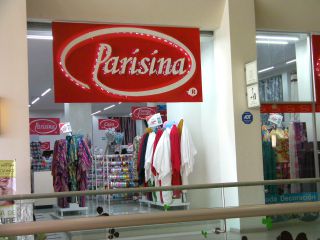 ここは小さめですが、街には大型「布屋さん」がたくさん