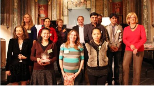 オランダ語を完全に身につけ、学校を卒業した人たち。将来の就職に燃える人たちもいるのに・・・。