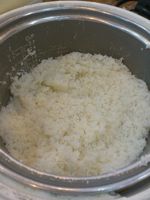 ご飯も大きな炊飯器からセルフでおかわりし放題です