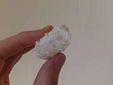 中はサクサク、でも外側の水あめの食感と混ざり少しモッチリともしています