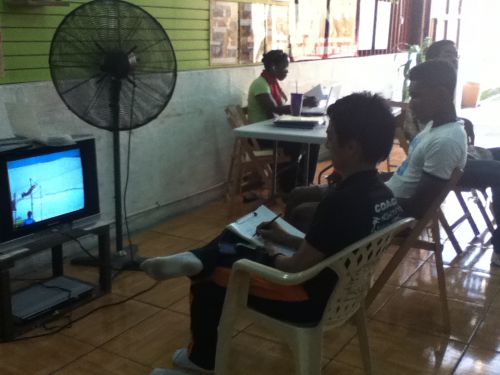 ニコラス君、ビデオ撮影をしてもらってチェック入ります