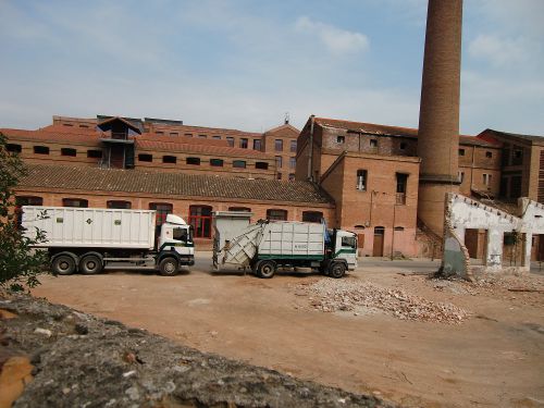 かつての繊維工場。市内郊外に沢山あった工場は、現在違う用途に使われている