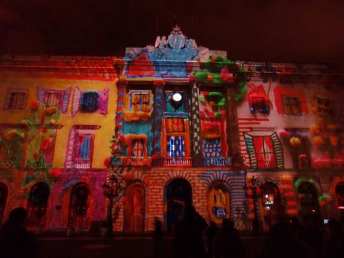 市庁舎が「ぬりえの家」に早変わりで、個人的に好きでしたのでご紹介