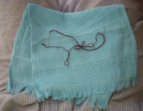 ハンドタオルの一部がクロスステッチの生地になっている